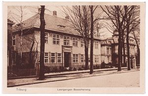R.K. Leergangen en villa Tivoli aan de Bosscheweg te Tilburg, nu Tivolistraat.