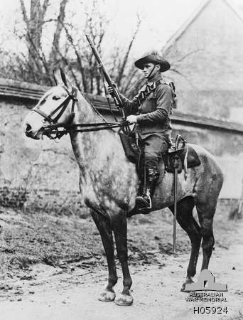 Bestand:4th Light Horse Regiment soldier 1916.jpg
