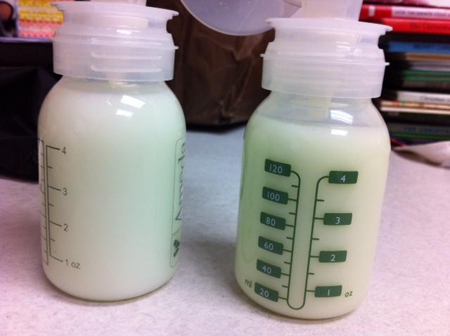 Bestand:Full Bottles of Pumped Breast Milk.jpg