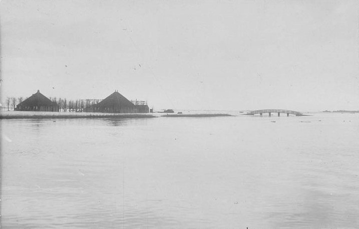 Bestand:Overstroming Schellingwoude 1916.jpg