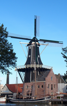 Bestand:Molen De Adriaan.png