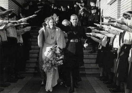 Bestand:Huwelijk Meinoud en Florrie Rost van Tonningen.jpg