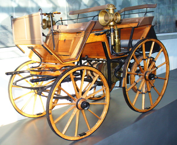 Bestand:Stuttgart-cannstatt-daimler-kutsche-1886.jpg