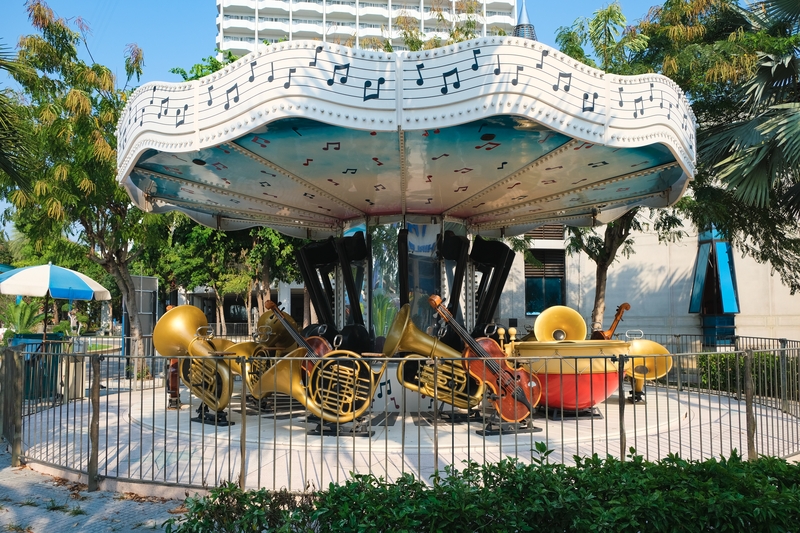 Bestand:Pattaya Park Carousel.jpg
