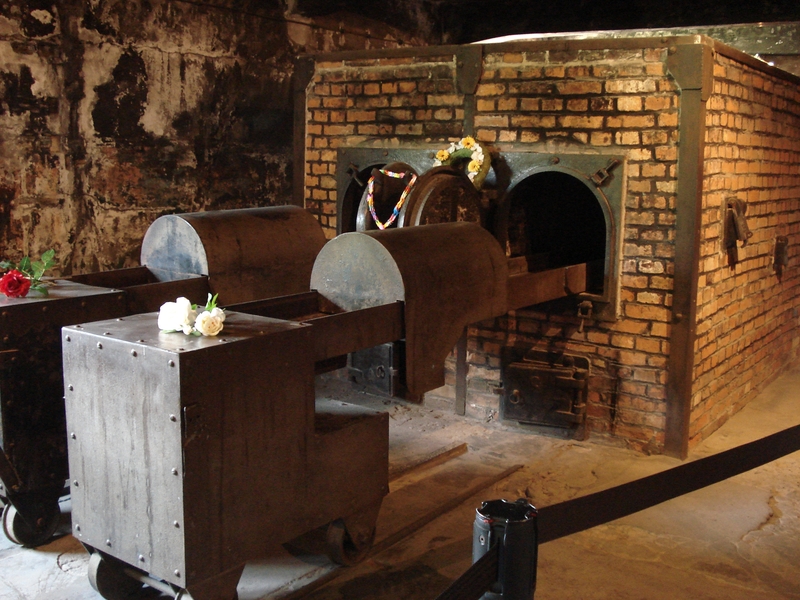 Bestand:Auschwitz Crematorium.jpg