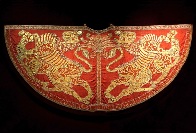 Bestand:Austria-03366 - Coronation Mantle (32936320465).jpg