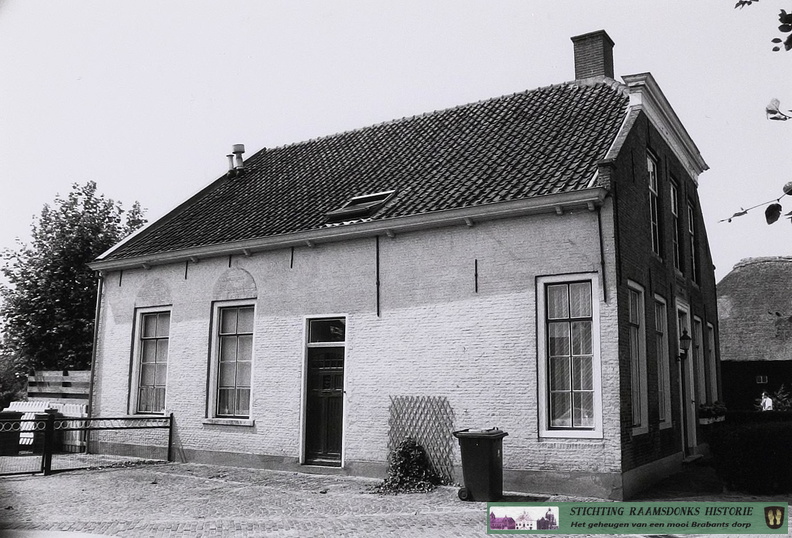 Molenstraat 37; 39 Woonhuis; School. Gebouwd in 1787. collectie BHIC, nr. PNB001053479