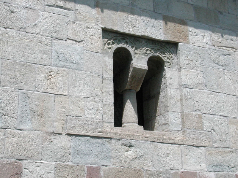 Bestand:Bifora beleo.jpg