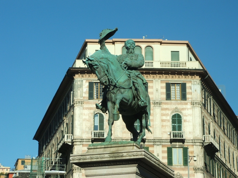 Bestand:Genova - monumento a Vittorio Emanuele II - 05.jpg