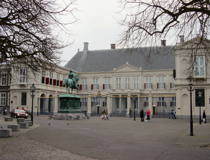 Bestand:Palais Noordeinde.jpg
