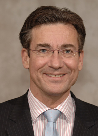 Bestand:Verhagen Dutch politician kabinet Balkenende IV.jpg