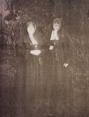 Zusters Landrina Witlox & Landrine de Veer