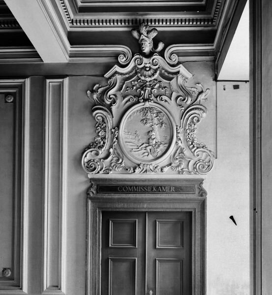 Bestand:StadhuisMaastrichtVestibuleSecretariskamer(GdeHoog1915).jpg