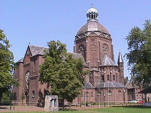 Sint Bavokerk in Raamsdonk (foto Terry van Erp 21 mei 2022)