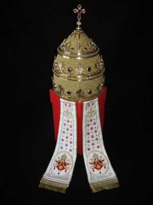 Tiara Benedict XVI.jpg