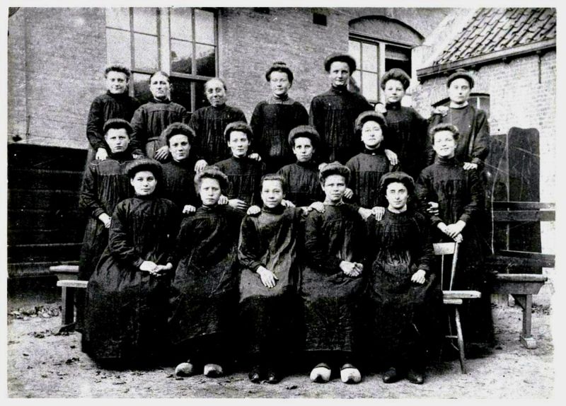 Bestand:Van Puijenbroek Textielfabriek 1910.jpg