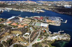 Luchtfoto van de marinebasis Parera op Curaçao.jpg