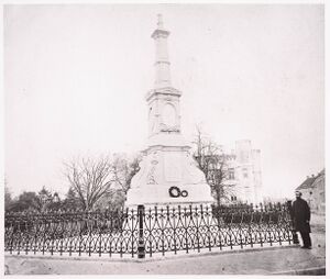 De gedenknaald van koning Willem II door Adriaan van Beurden (1843-1915), kort na de onthulling in maart 1874. (Coll. Regionaal Archief Tilburg)