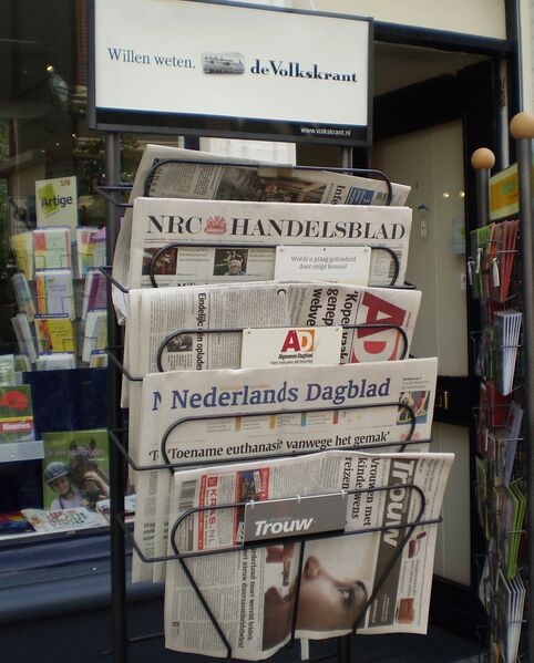 Bestand:Dutch newspapers.jpg