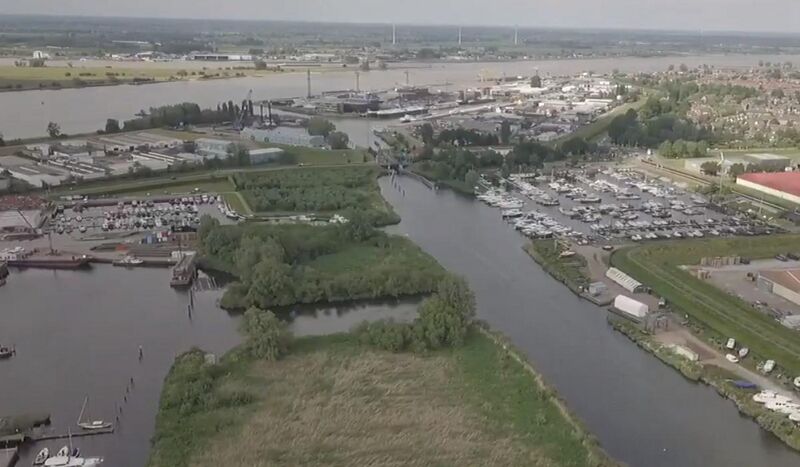 Bestand:Werkendam havens drone1.jpg