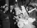 Josephine Baker ontmoet Sinterklaas en Zwarte Piet in Amsterdam 1957