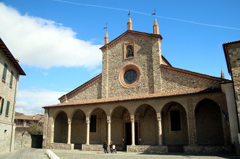 Bestand:Abbazia di San Colombano (Bobbio), esterno 01.jpg