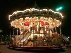 Verlichte draaimolen