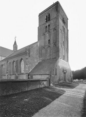 Lambertuskerk raamsdonk zicht op de toren vanuit het noordwesten 20184224.jpg