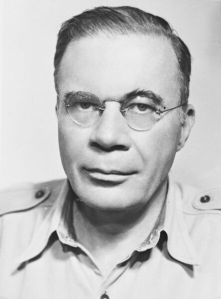 Bestand:H.J.J van Mook. Luitenant-gouverneur generaal van Nederlands-Indië (1947).jpg