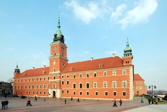 De barokke spits op het koninklijk kasteel in Warschau.