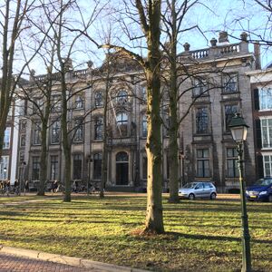 Aanzicht Huis Huguetan, Lange Voorhout 34 (2019) img. 03.jpg