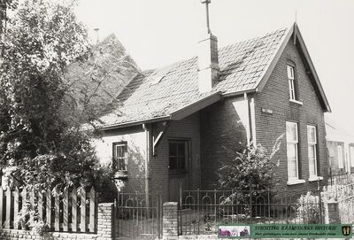Stationstraat 1 - Woonhuis; Gebouwd in ca. 1860 - BHIC Identificatienummer PNB001053574