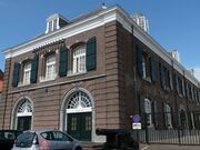 1793: Nieuwbouw arsenaal in de haven van Willemstad