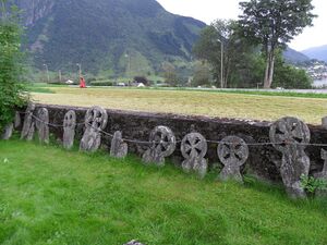 Kvinnherad kirke, gamle gravstener.jpg