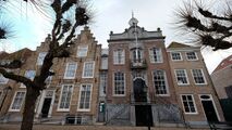 Zicht op Markt 34, voormalige stadhuis van Geertruidenberg, Markt 36 en Markt 38 in Geertruidenberg Foto: Ben Bender 7 februari 2015