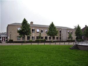 R.K. Basisschool “Hoge Waai” – Kerkstraat 33 (Foto: mei 2007)