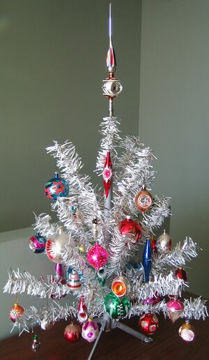 Aluminum Christmas tree2.jpg