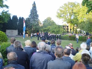 Baarn Amaliapark dodenherdenking 2011.jpg