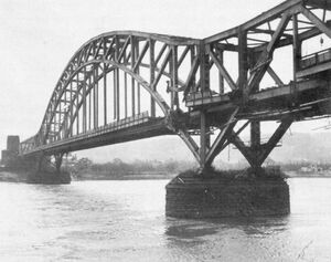 Beschädigte Brücke.jpg