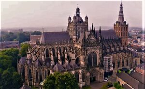 De grootste kathedraal van Nederland, de Sint Janskathedraal in 's-Hertogenbosch.jpg