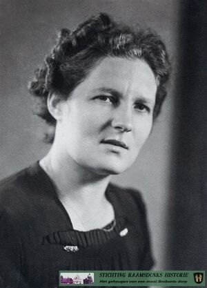 Alida Roosenbrand (1915 - 1944), oorlogsslactoffer Raamsdonk‏‎, getroffen door granaatinslag, gelijktijdig met broer Bertus Marinus Roosenbrand