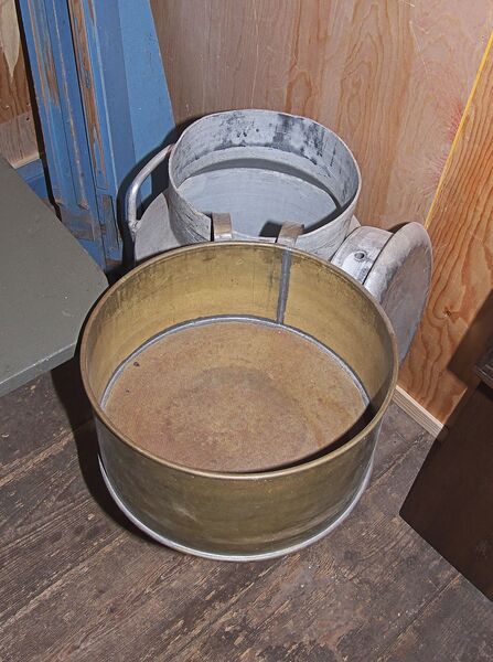 Bestand:Melkbus met teems.jpg