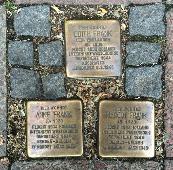 Bestand:Stolpersteine Familie Frank, Aachen.jpg