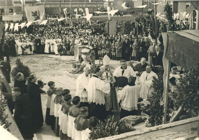 Bestand:Inwijding Sint-Annakerk 20-03-1949.jpg