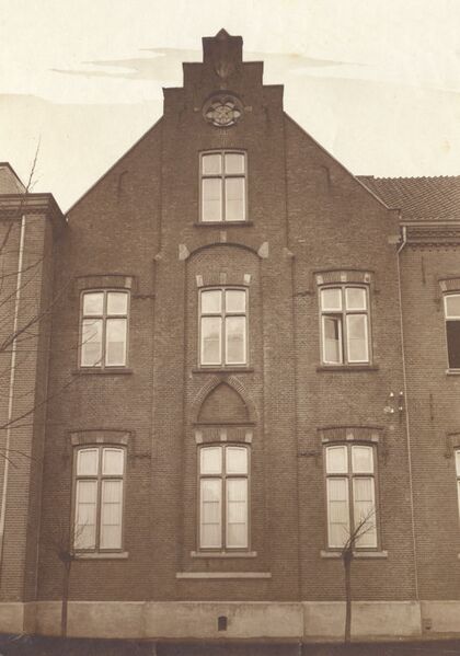 Bestand:Klooster 1870-01.jpg