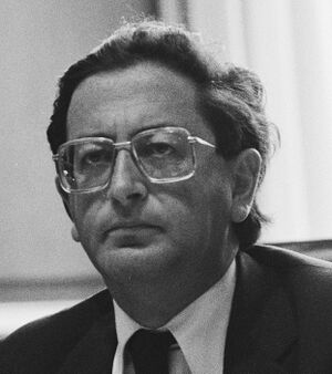 Arie Pais 1981.jpg