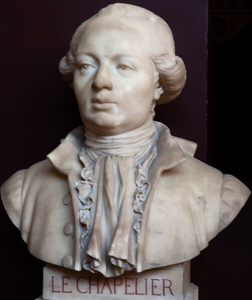 Bestand:Buste d'Isaac-René-Guy Le Chapelier - Salle du serment du jeu de paume de Versailles.jpg