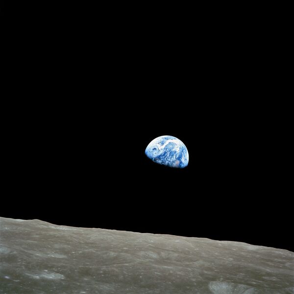 Bestand:NASA-Apollo8-Dec24-Earthrise.jpg