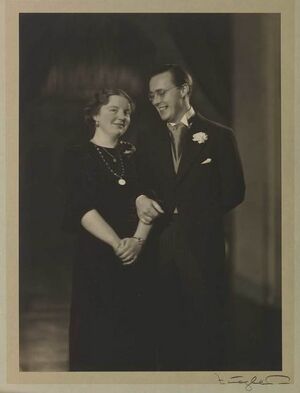 Prinses Juliana en prins Bernhard, december 1936, kort voor hun huwelijk – Foto van Franz Ziegler