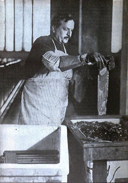 Bestand:Assayer, 1916.jpg